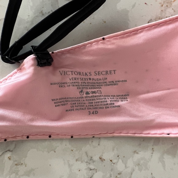 NWOT. Victoria’s Secret bra. 34D. Push up. - Picture 4 of 4